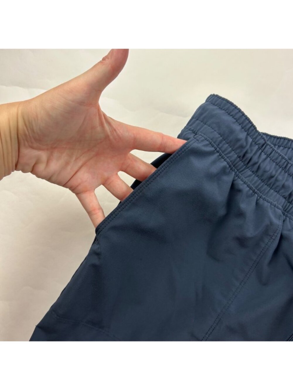 LIVI Active Navy Blue Stretch Athletic Wide Leg Cargo Pant 14/16 - Picture 3 of 6